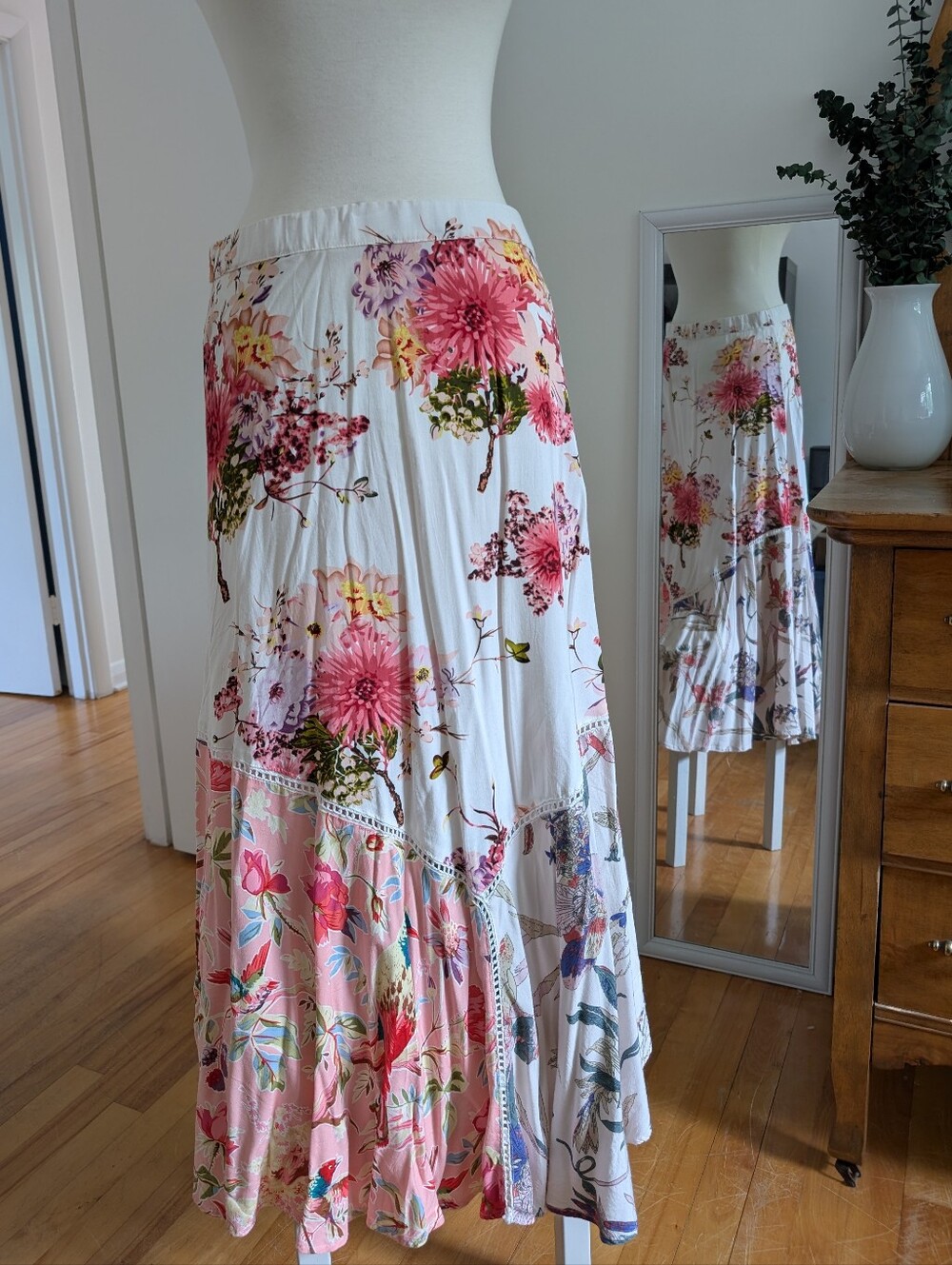 Chelsea & Theodore Maxi Skirt Size Medium Floral Patchwork Flowy Feminine